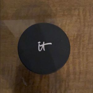 IT cosmetics Bye Bye pores powder